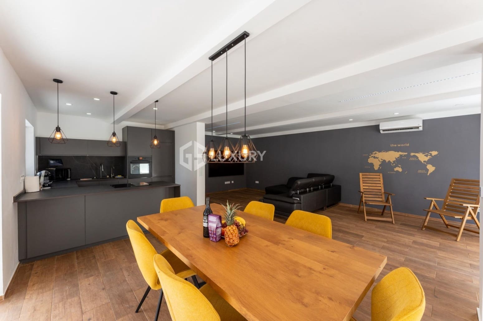 5 slaapkamer Villa te koop in Arona met garage - € 995.000 (Ref: 9687579)