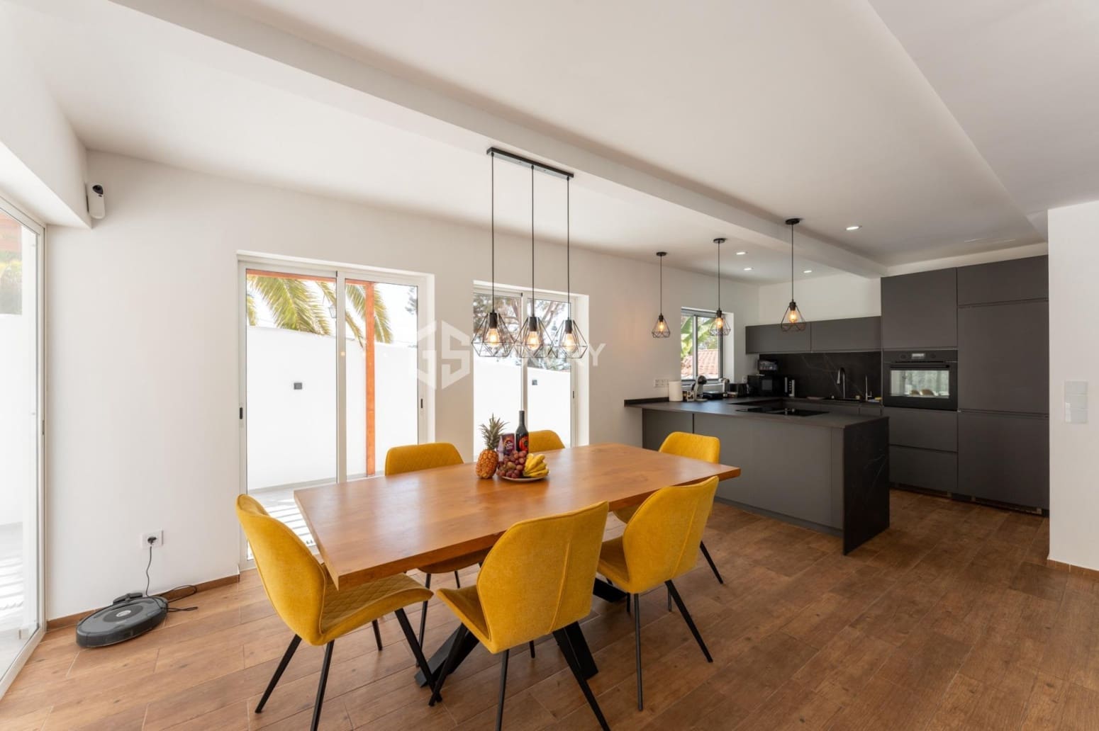 5 slaapkamer Villa te koop in Arona met garage - € 995.000 (Ref: 9687579)