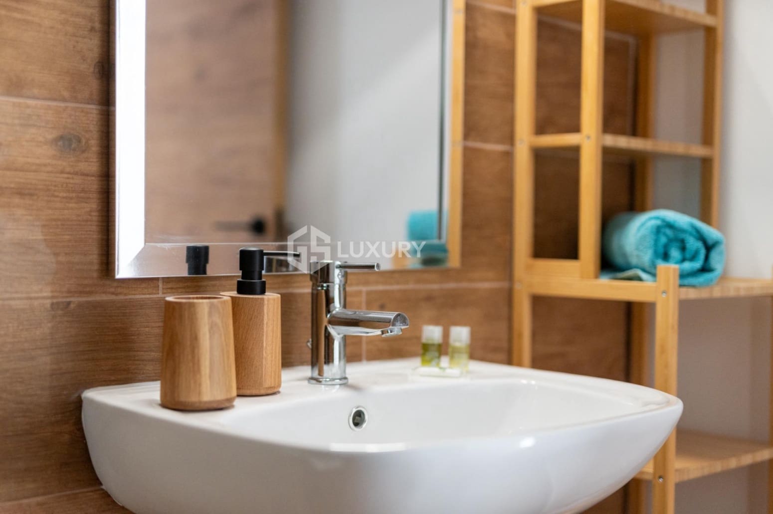 5 slaapkamer Villa te koop in Arona met garage - € 995.000 (Ref: 9687579)