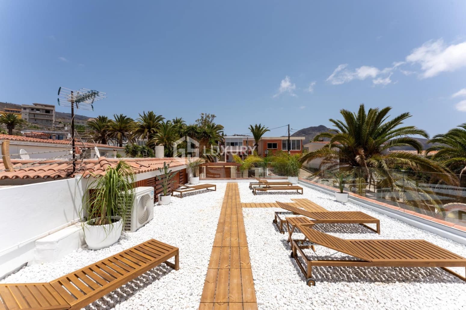 5 slaapkamer Villa te koop in Arona met garage - € 995.000 (Ref: 9687579)