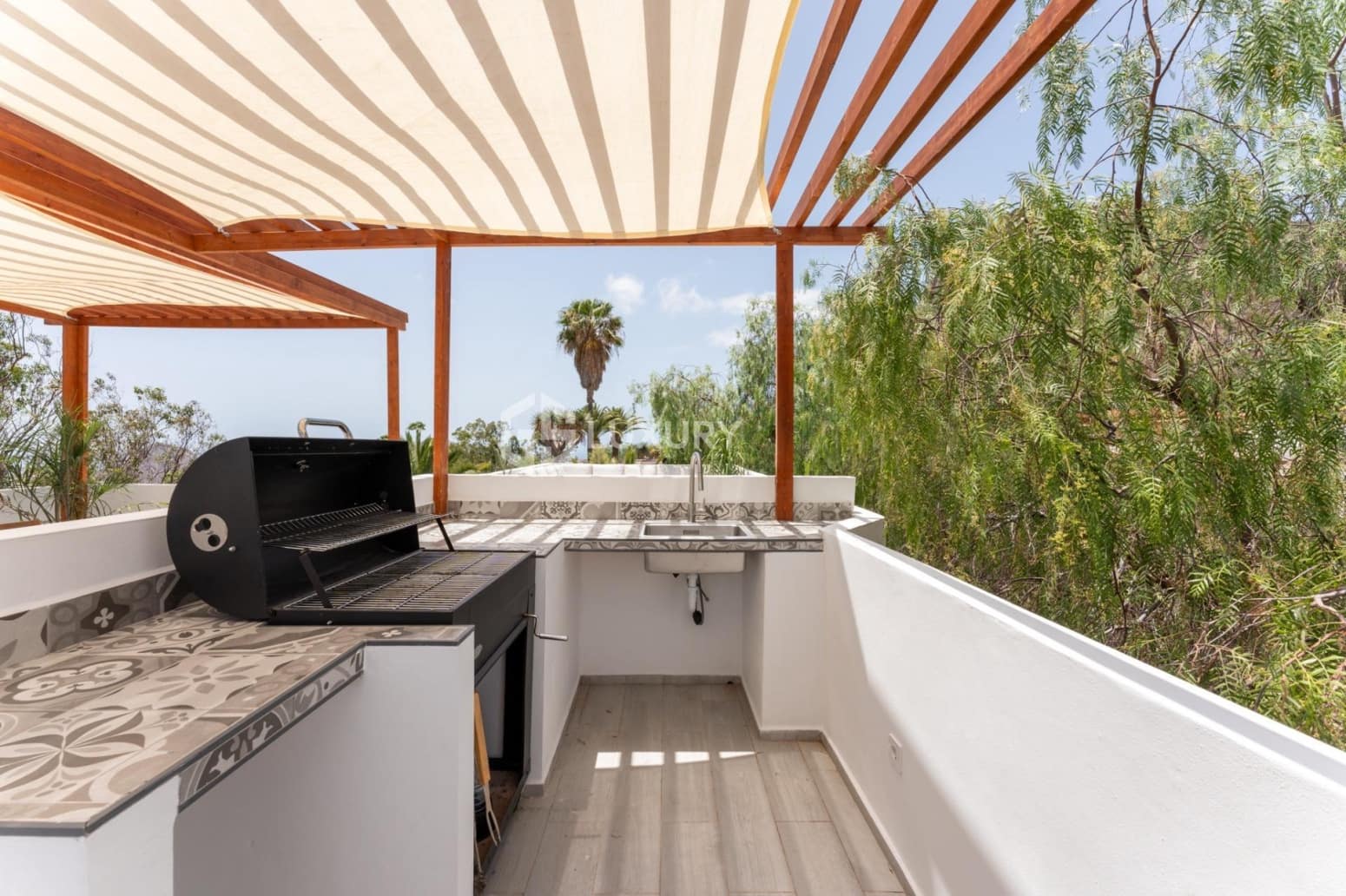 5 slaapkamer Villa te koop in Arona met garage - € 995.000 (Ref: 9687579)