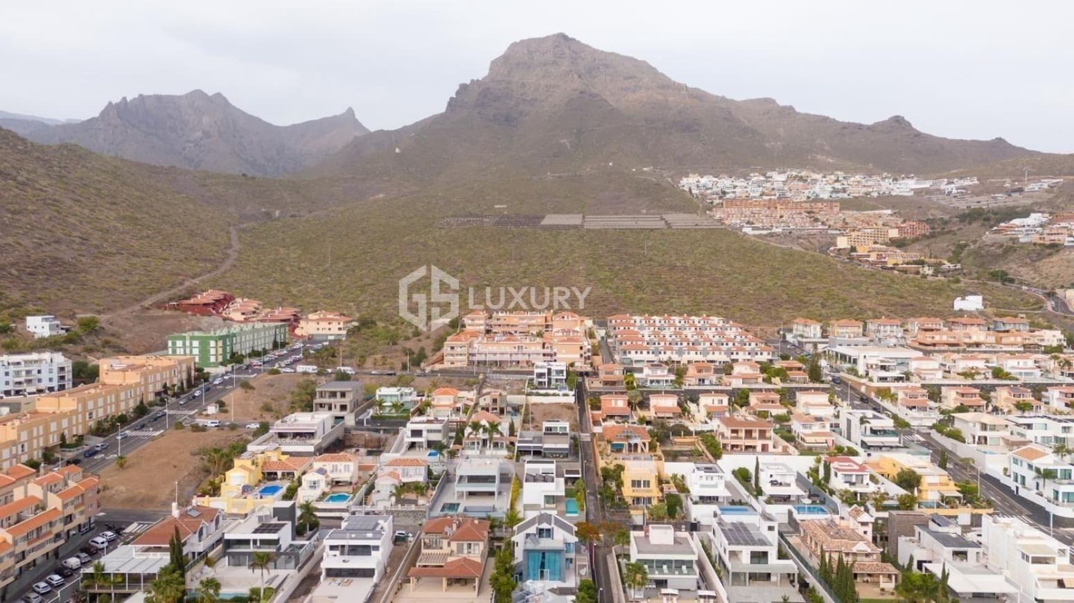 4 sypialnia Willa na sprzedaż w Adeje z garażem - 1 800 000 € (Ref: 9687580)