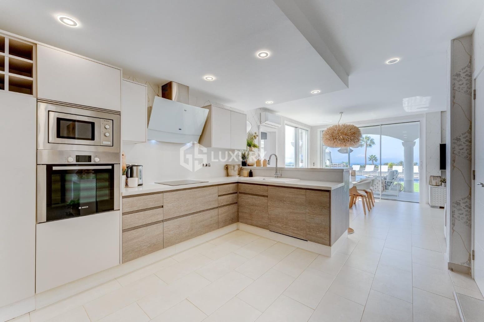 3 chambre Villa/Maison à vendre à Adeje avec garage - 1 650 000 € (Ref: 9687581)