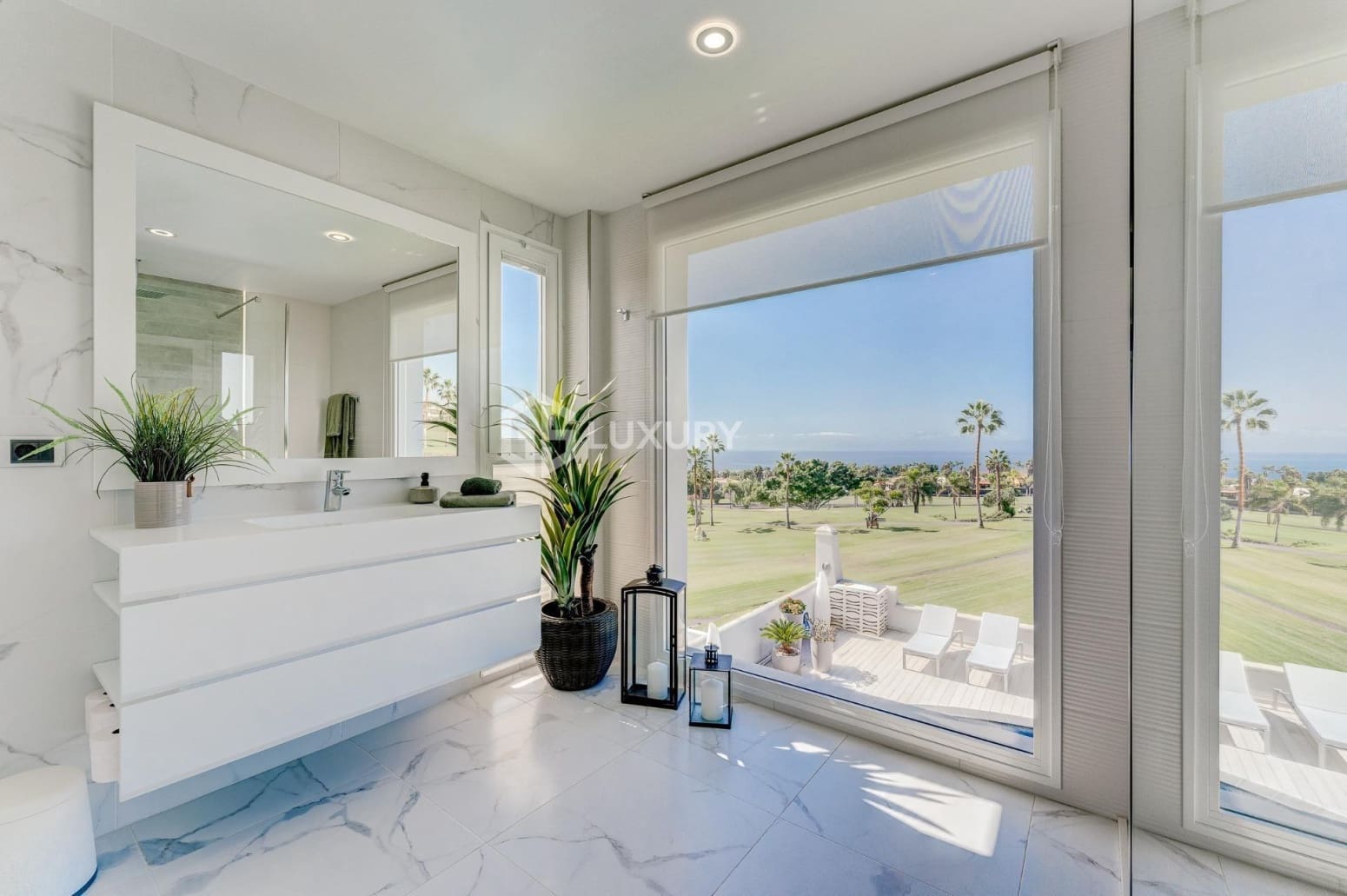 3 chambre Villa/Maison à vendre à Adeje avec garage - 1 650 000 € (Ref: 9687581)