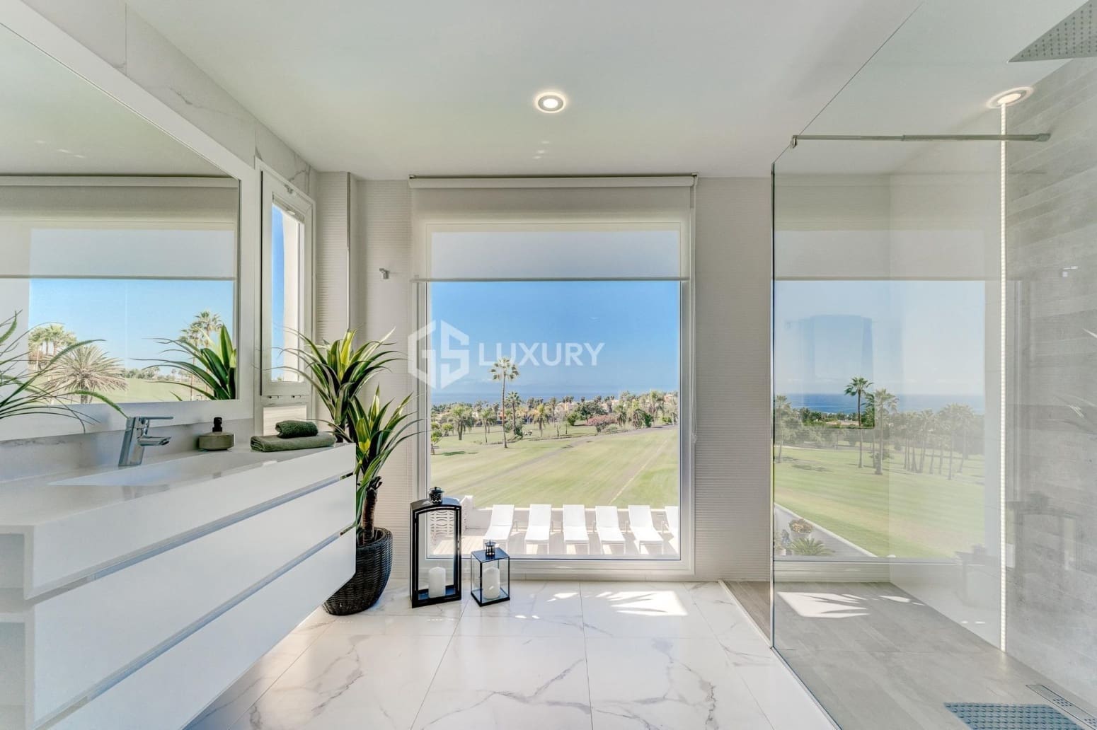 3 chambre Villa/Maison à vendre à Adeje avec garage - 1 650 000 € (Ref: 9687581)