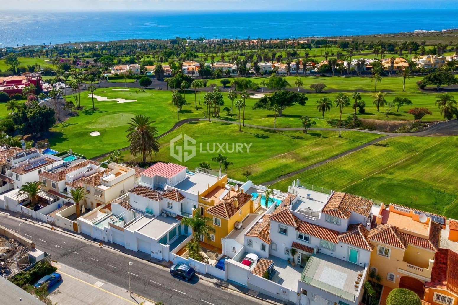 3 chambre Villa/Maison à vendre à Adeje avec garage - 1 650 000 € (Ref: 9687581)