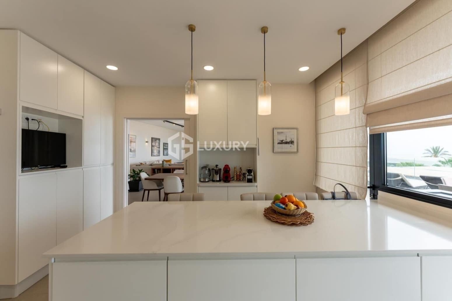 5 bedroom Villa for sale in Guia de Isora with garage - € 6,000,000 (Ref: 9697803)