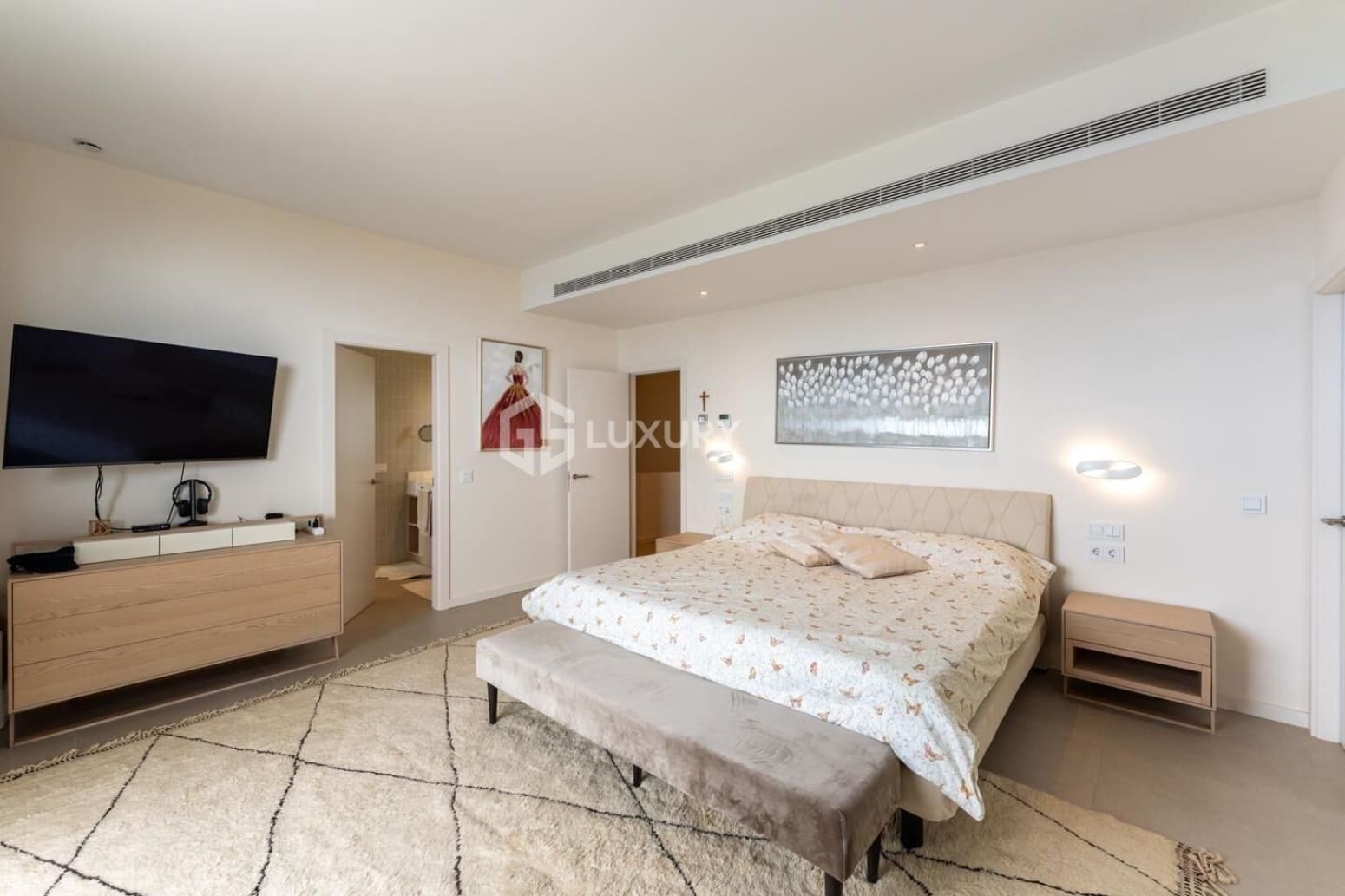 5 bedroom Villa for sale in Guia de Isora with garage - € 6,000,000 (Ref: 9697803)