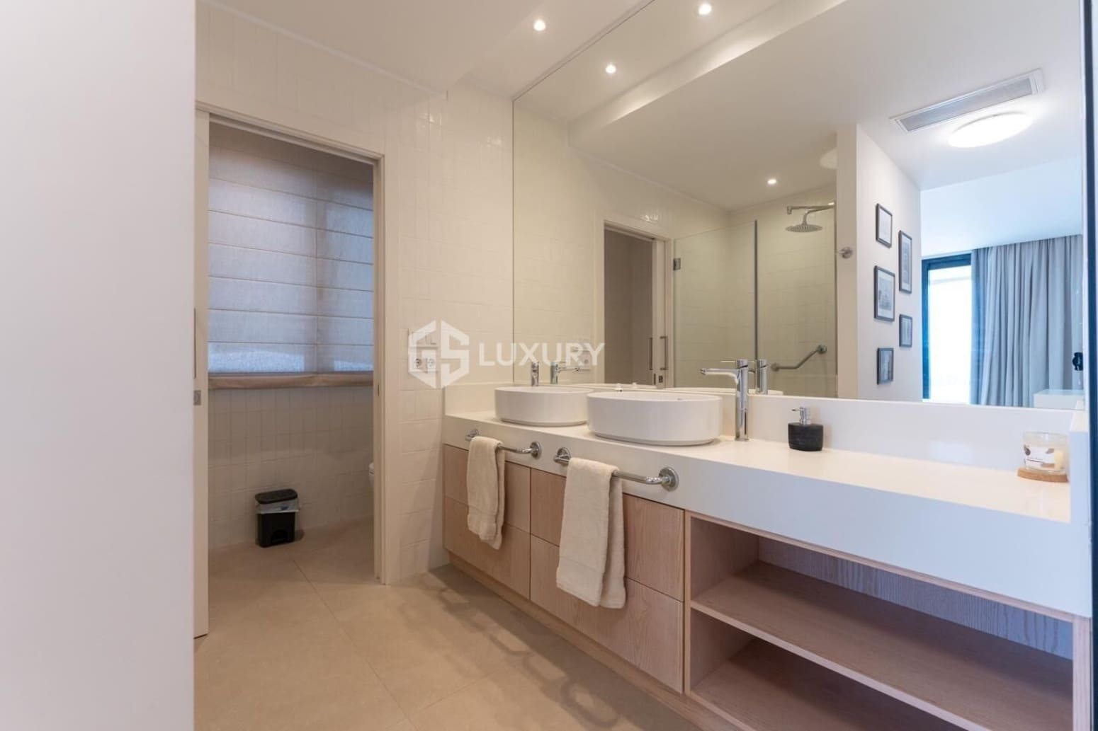 5 bedroom Villa for sale in Guia de Isora with garage - € 6,000,000 (Ref: 9697803)