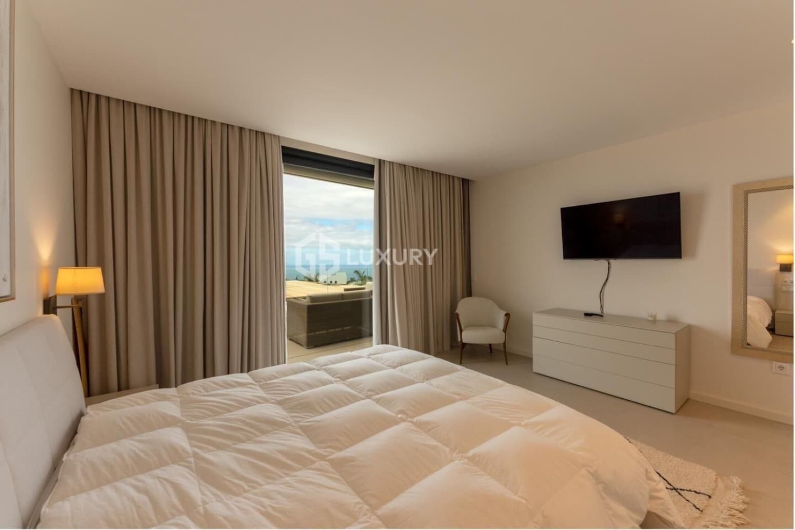 5 bedroom Villa for sale in Guia de Isora with garage - € 6,000,000 (Ref: 9697803)