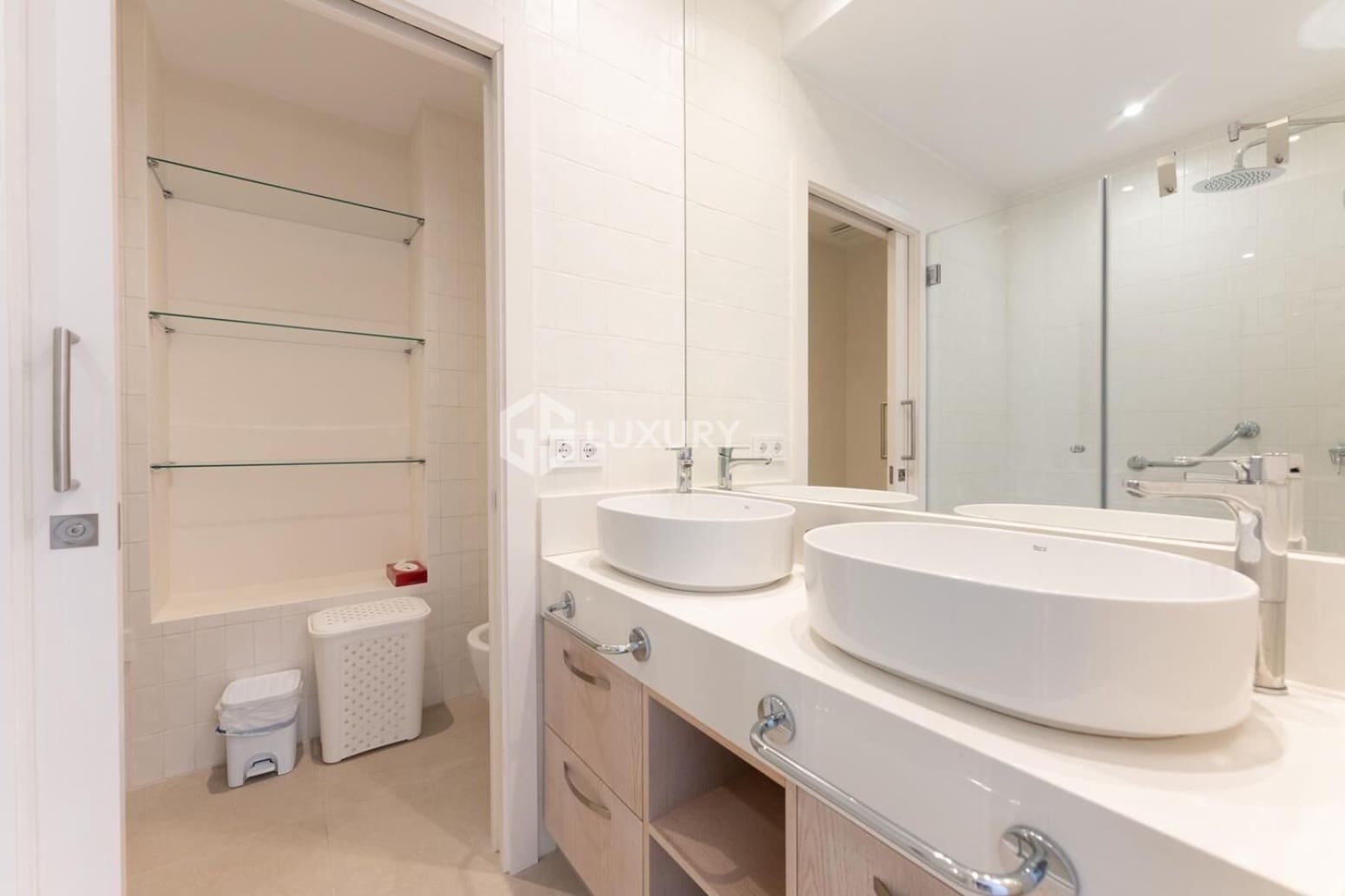 5 bedroom Villa for sale in Guia de Isora with garage - € 6,000,000 (Ref: 9697803)