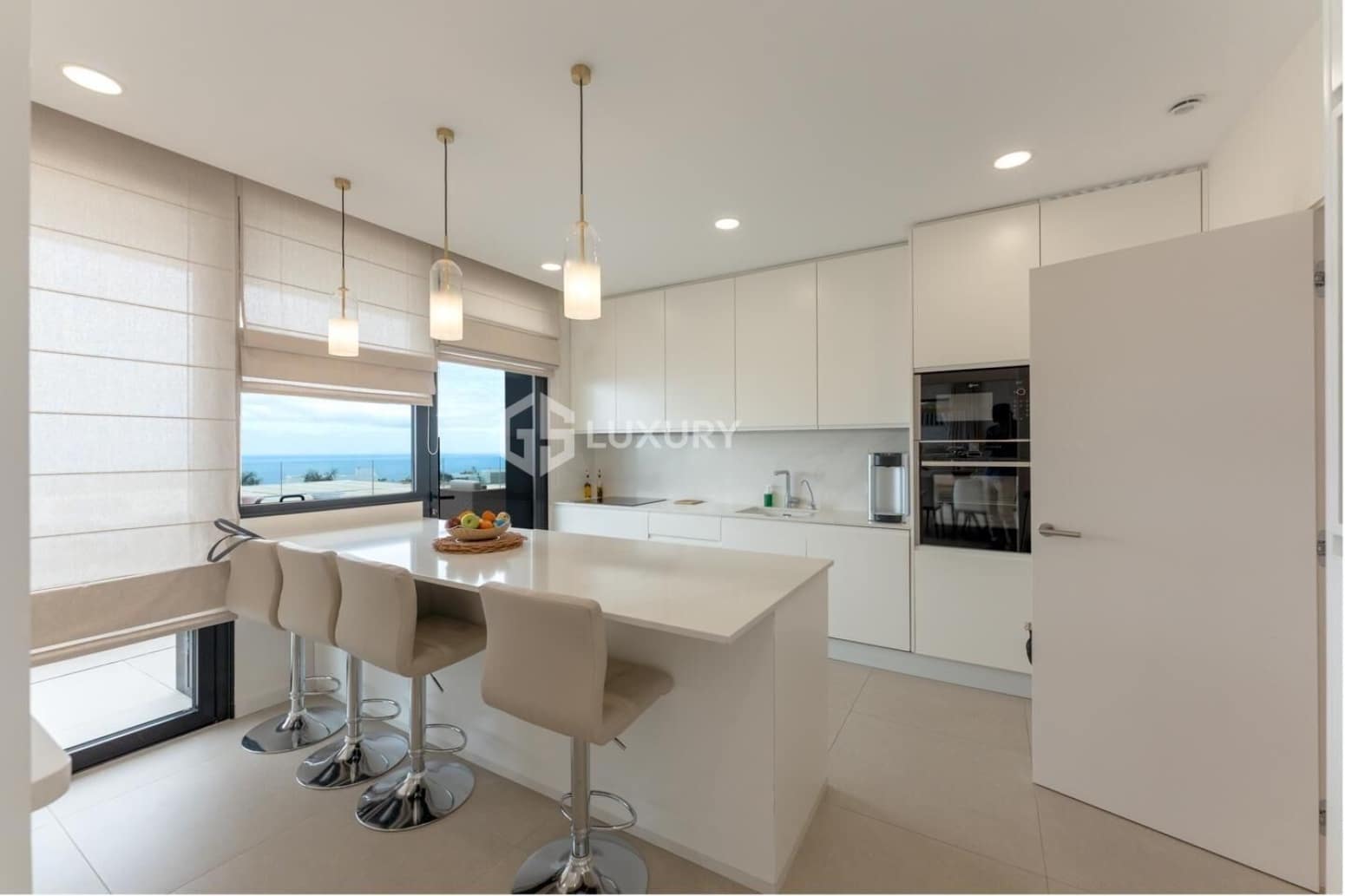 5 bedroom Villa for sale in Guia de Isora with garage - € 6,000,000 (Ref: 9697803)