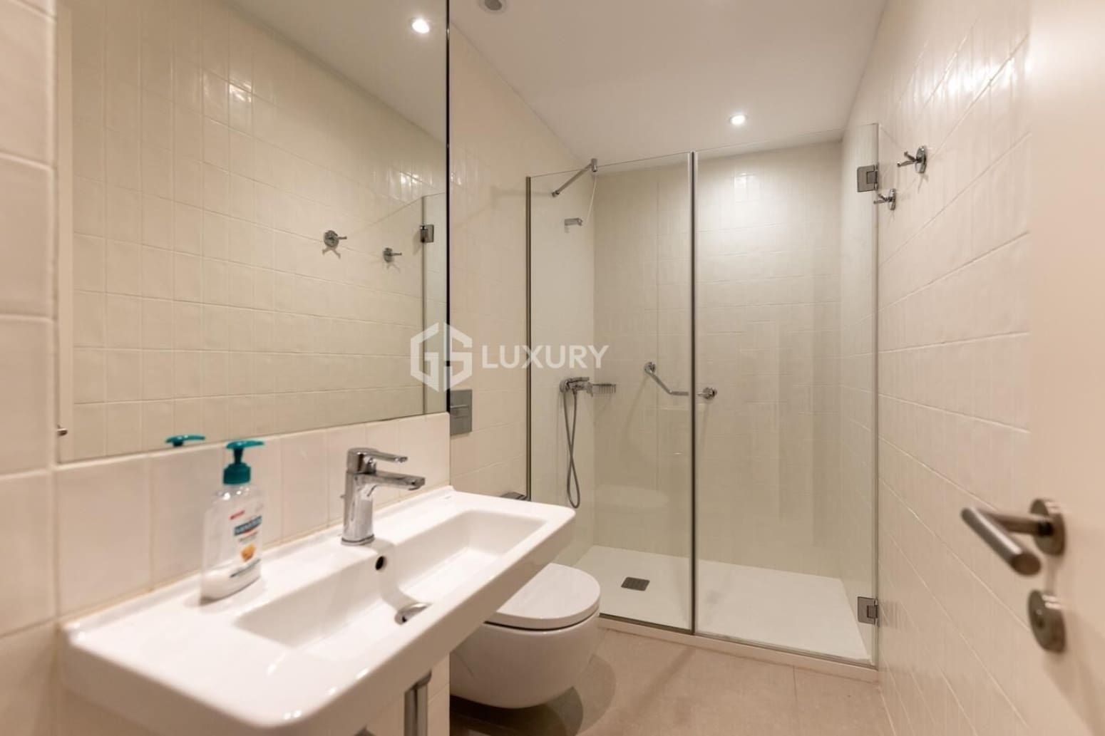 5 bedroom Villa for sale in Guia de Isora with garage - € 6,000,000 (Ref: 9697803)