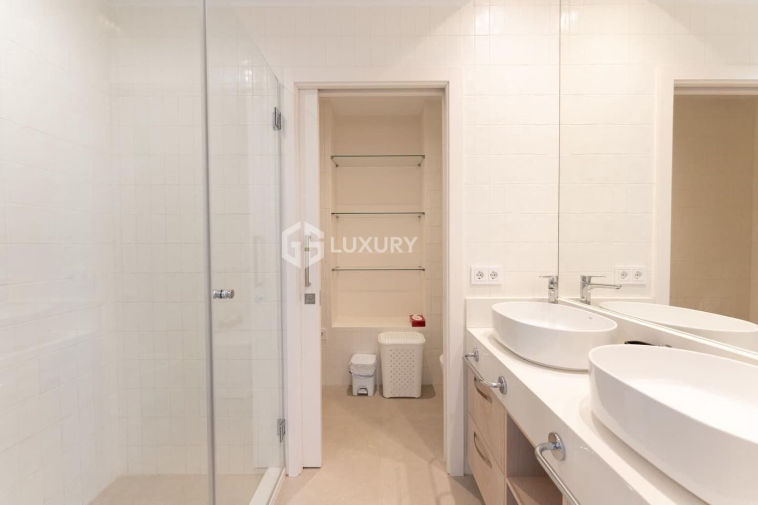 5 bedroom Villa for sale in Guia de Isora with garage - € 6,000,000 (Ref: 9697803)