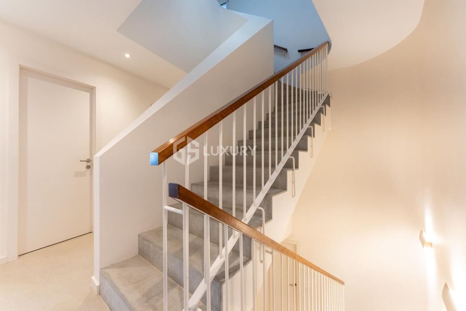 5 bedroom Villa for sale in Guia de Isora with garage - € 6,000,000 (Ref: 9697803)