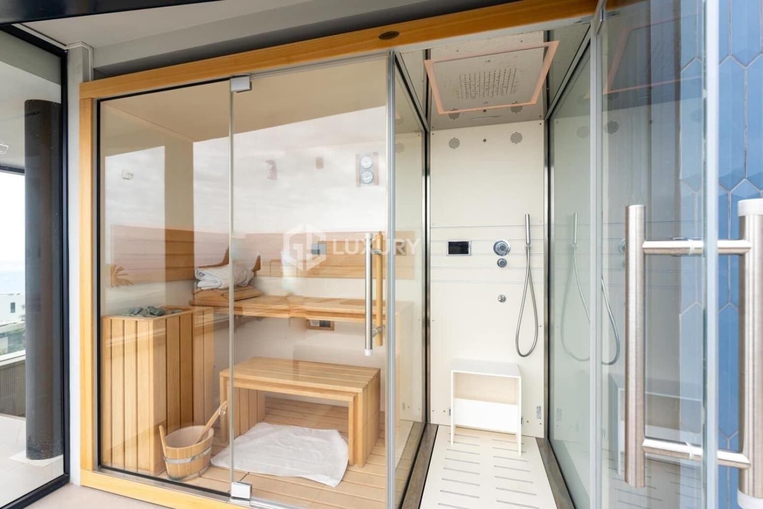 5 bedroom Villa for sale in Guia de Isora with garage - € 6,000,000 (Ref: 9697803)