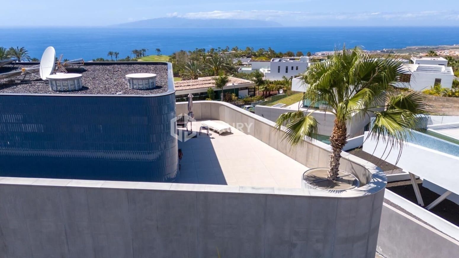 5 bedroom Villa for sale in Guia de Isora with garage - € 6,000,000 (Ref: 9697803)