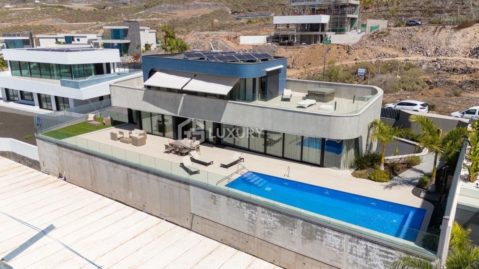 5 bedroom Villa for sale in Guia de Isora with garage - € 6,000,000 (Ref: 9697803)