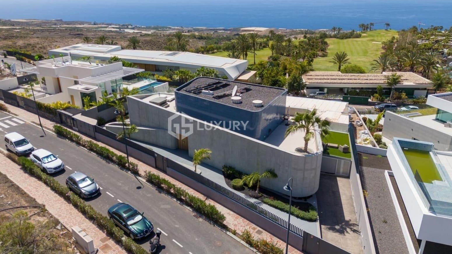 5 bedroom Villa for sale in Guia de Isora with garage - € 6,000,000 (Ref: 9697803)