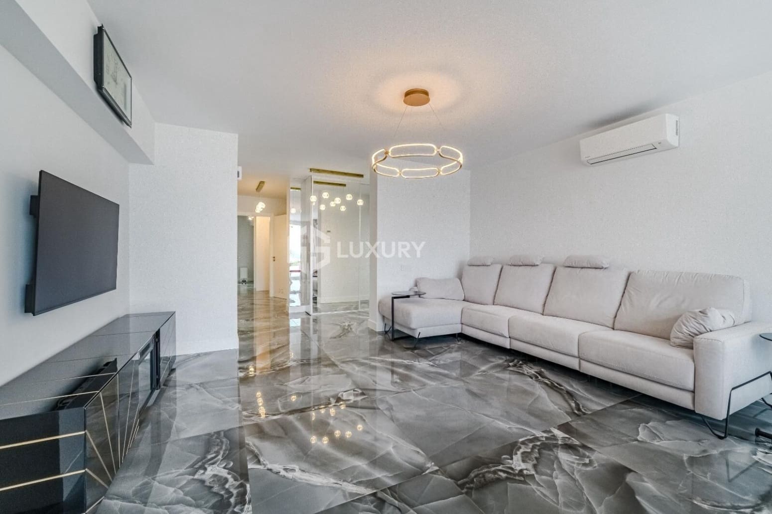 5 slaapkamer Villa te koop in Adeje met garage - € 2.100.000 (Ref: 9700042)