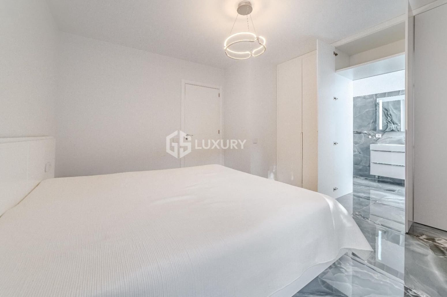 5 slaapkamer Villa te koop in Adeje met garage - € 2.100.000 (Ref: 9700042)