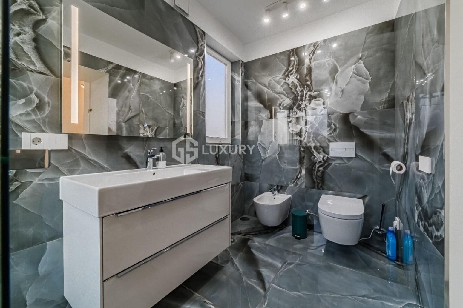 5 slaapkamer Villa te koop in Adeje met garage - € 2.100.000 (Ref: 9700042)