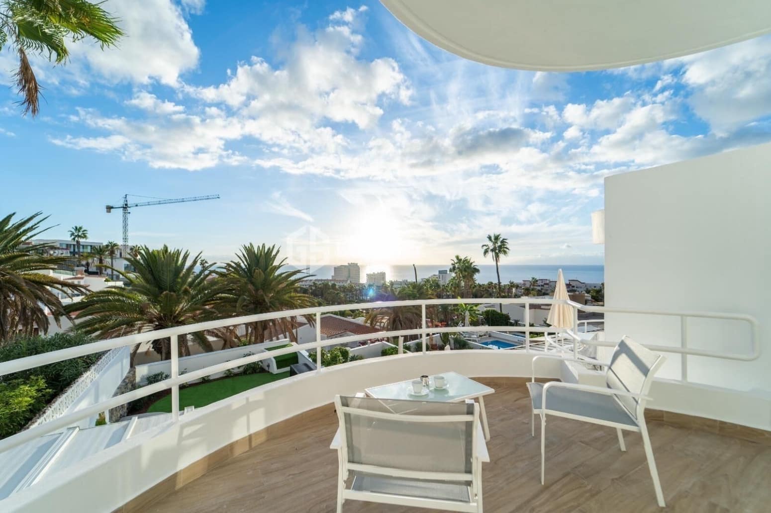 2 slaapkamer Villa te koop in Adeje met garage - € 879.000 (Ref: 9700043)