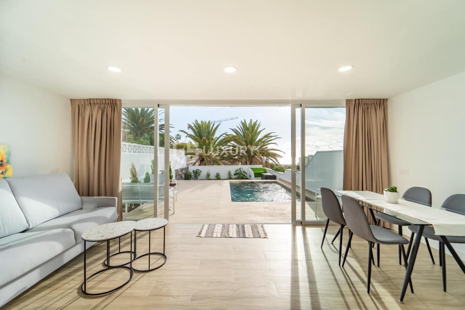 2 slaapkamer Villa te koop in Adeje met garage - € 879.000 (Ref: 9700043)