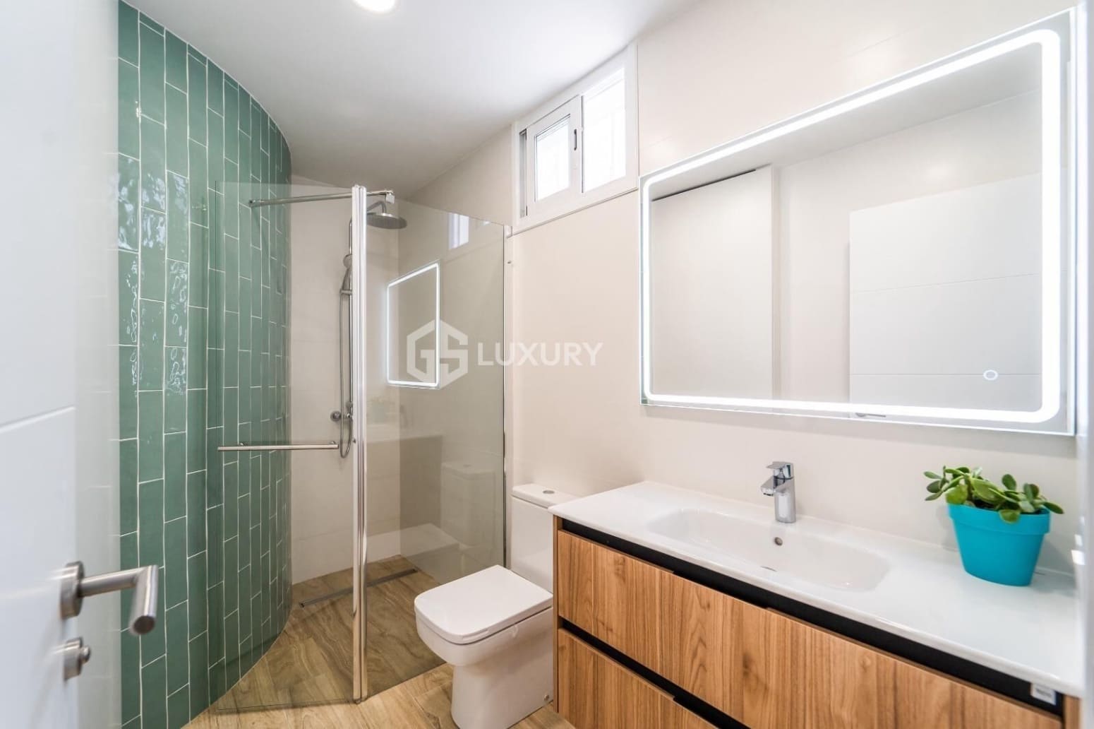 2 slaapkamer Villa te koop in Adeje met garage - € 879.000 (Ref: 9700043)