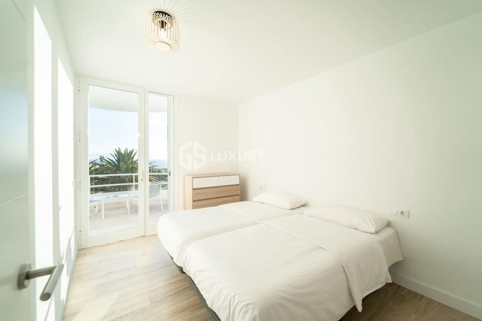 2 slaapkamer Villa te koop in Adeje met garage - € 879.000 (Ref: 9700043)