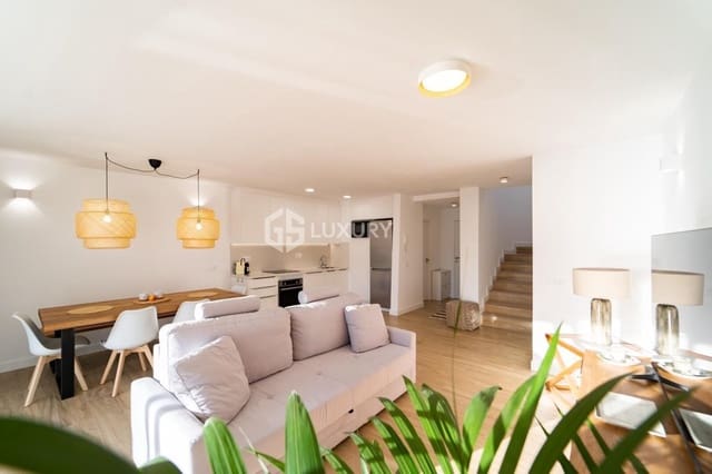 2 makuuhuone Huvila myytävänä paikassa San Eugenio Alto, Adeje mukana 
autotalli - 879 000 € (Ref: 9700043)