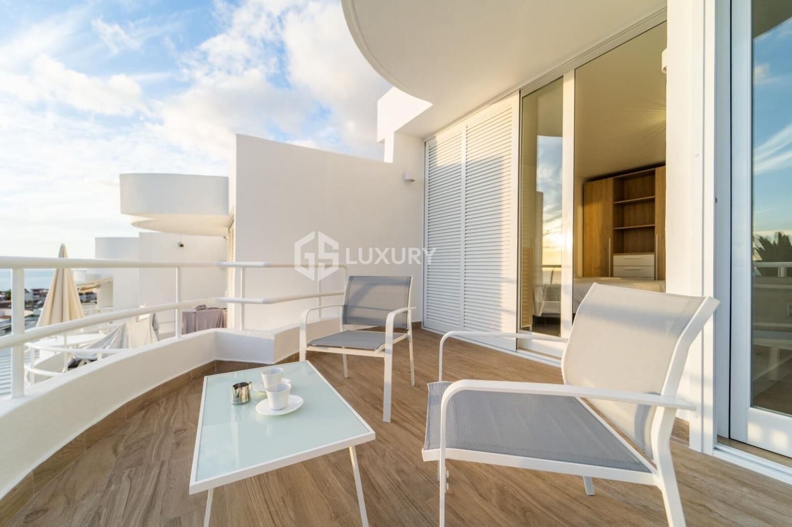 2 slaapkamer Villa te koop in Adeje met garage - € 879.000 (Ref: 9700043)