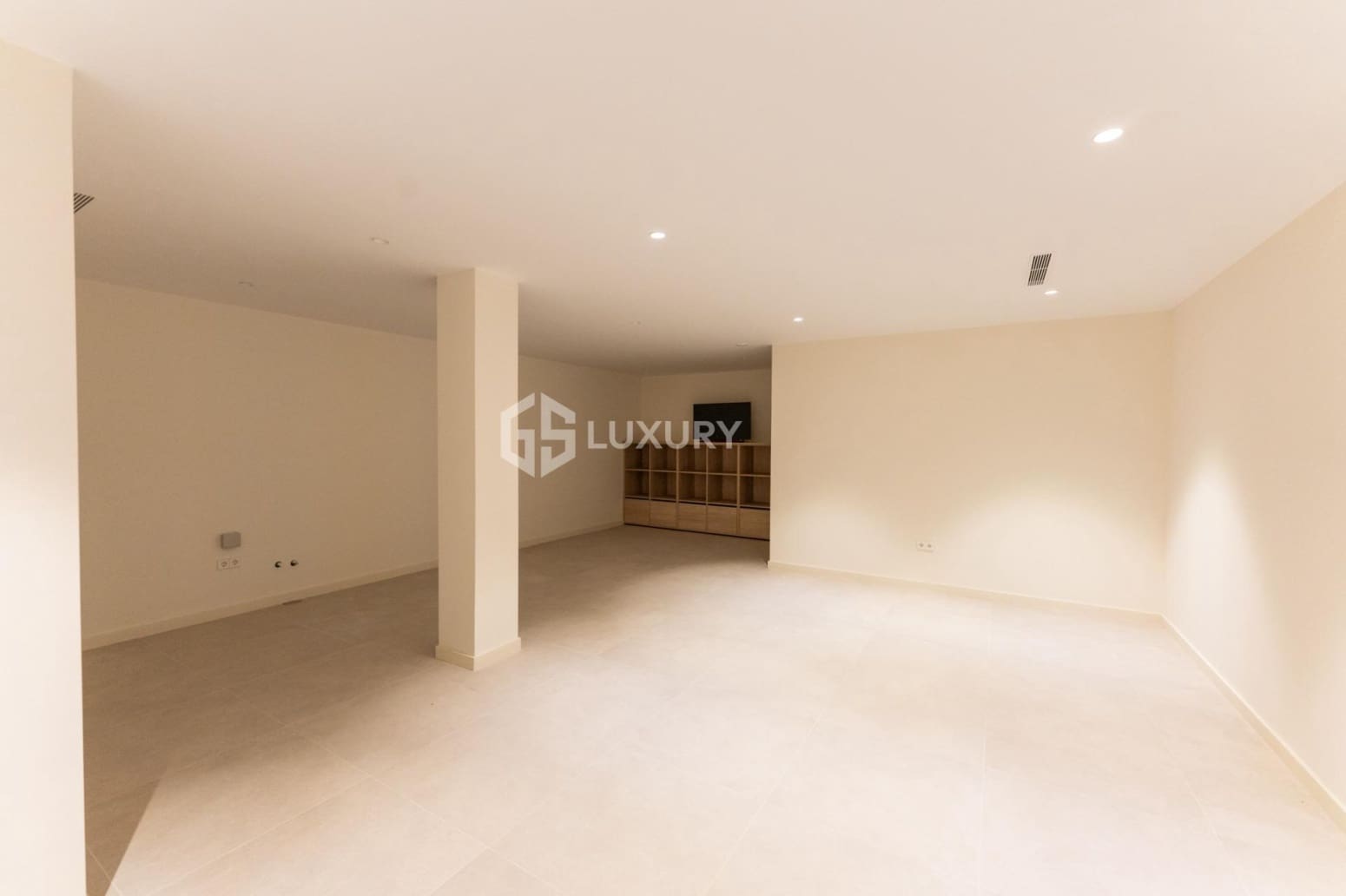 4 bedroom Villa for sale in Guia de Isora with garage - € 5,000,000 (Ref: 9700044)