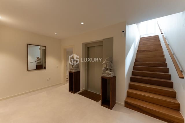 4 makuuhuone Huvila myytävänä paikassa Guía de Isora mukana 
autotalli - 5 000 000 € (Ref: 9700044)