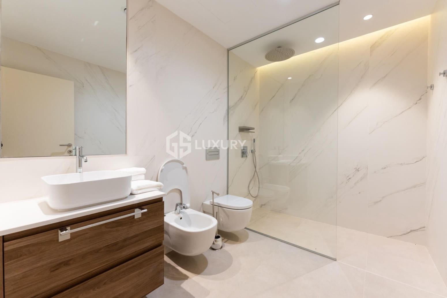 4 bedroom Villa for sale in Guia de Isora with garage - € 5,000,000 (Ref: 9700044)