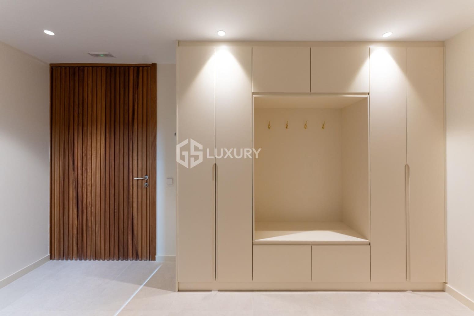 4 bedroom Villa for sale in Guia de Isora with garage - € 5,000,000 (Ref: 9700044)