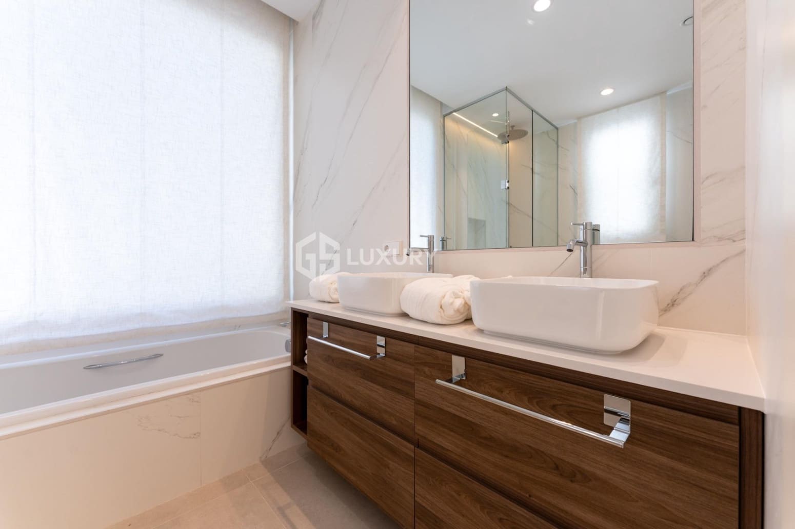 4 bedroom Villa for sale in Guia de Isora with garage - € 5,000,000 (Ref: 9700044)