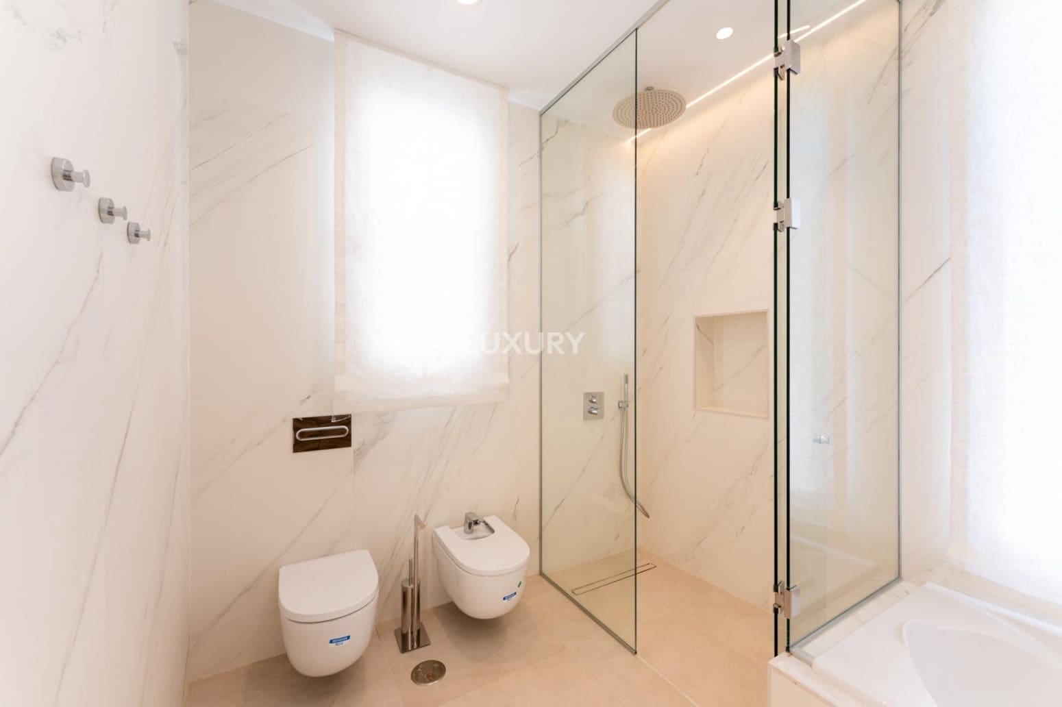 4 bedroom Villa for sale in Guia de Isora with garage - € 5,000,000 (Ref: 9700044)