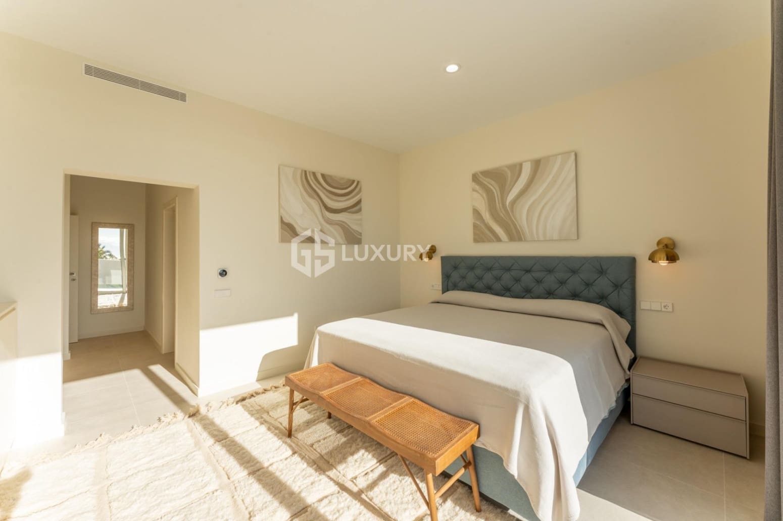 4 bedroom Villa for sale in Guia de Isora with garage - € 5,000,000 (Ref: 9700044)