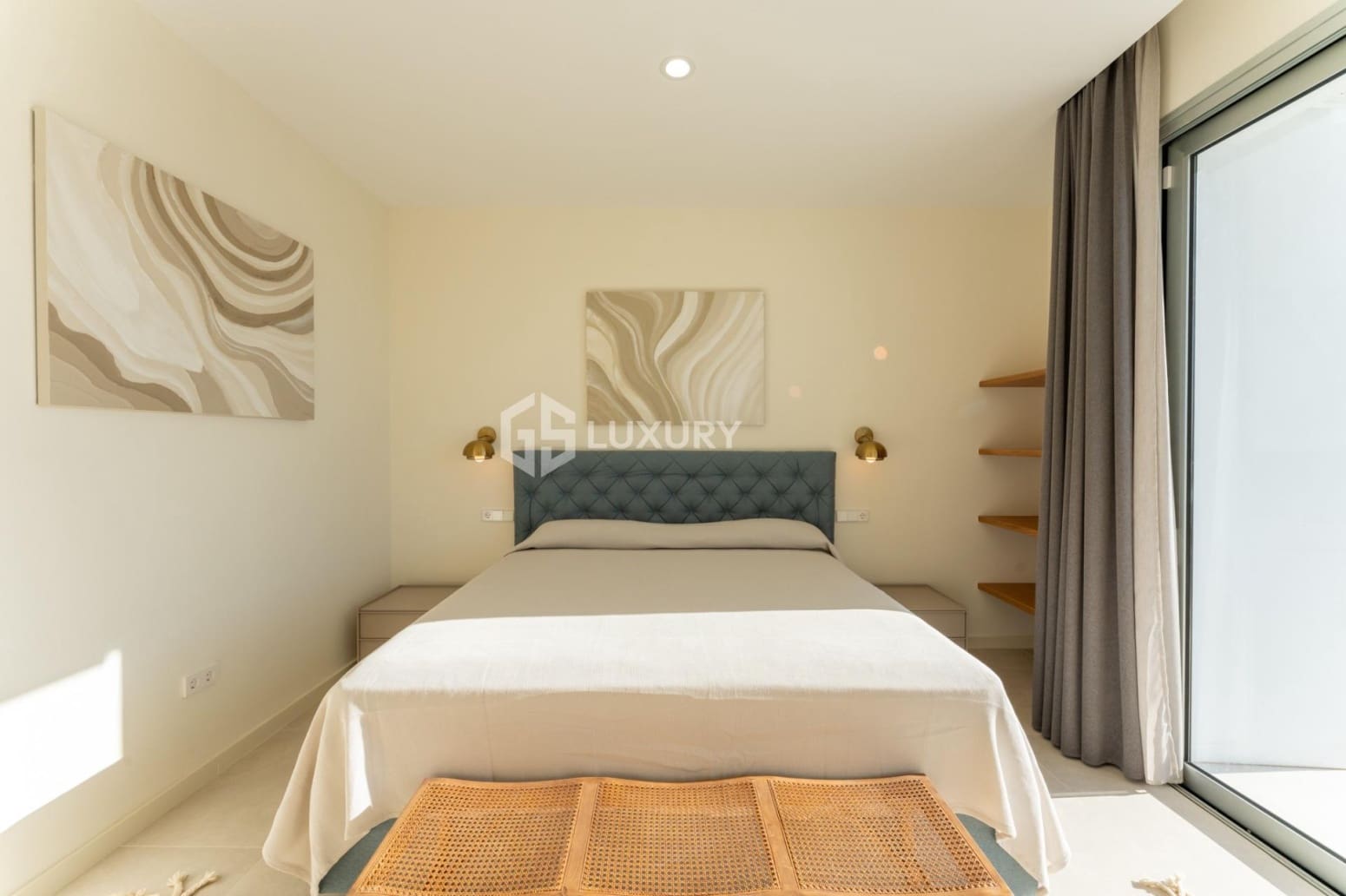 4 bedroom Villa for sale in Guia de Isora with garage - € 5,000,000 (Ref: 9700044)