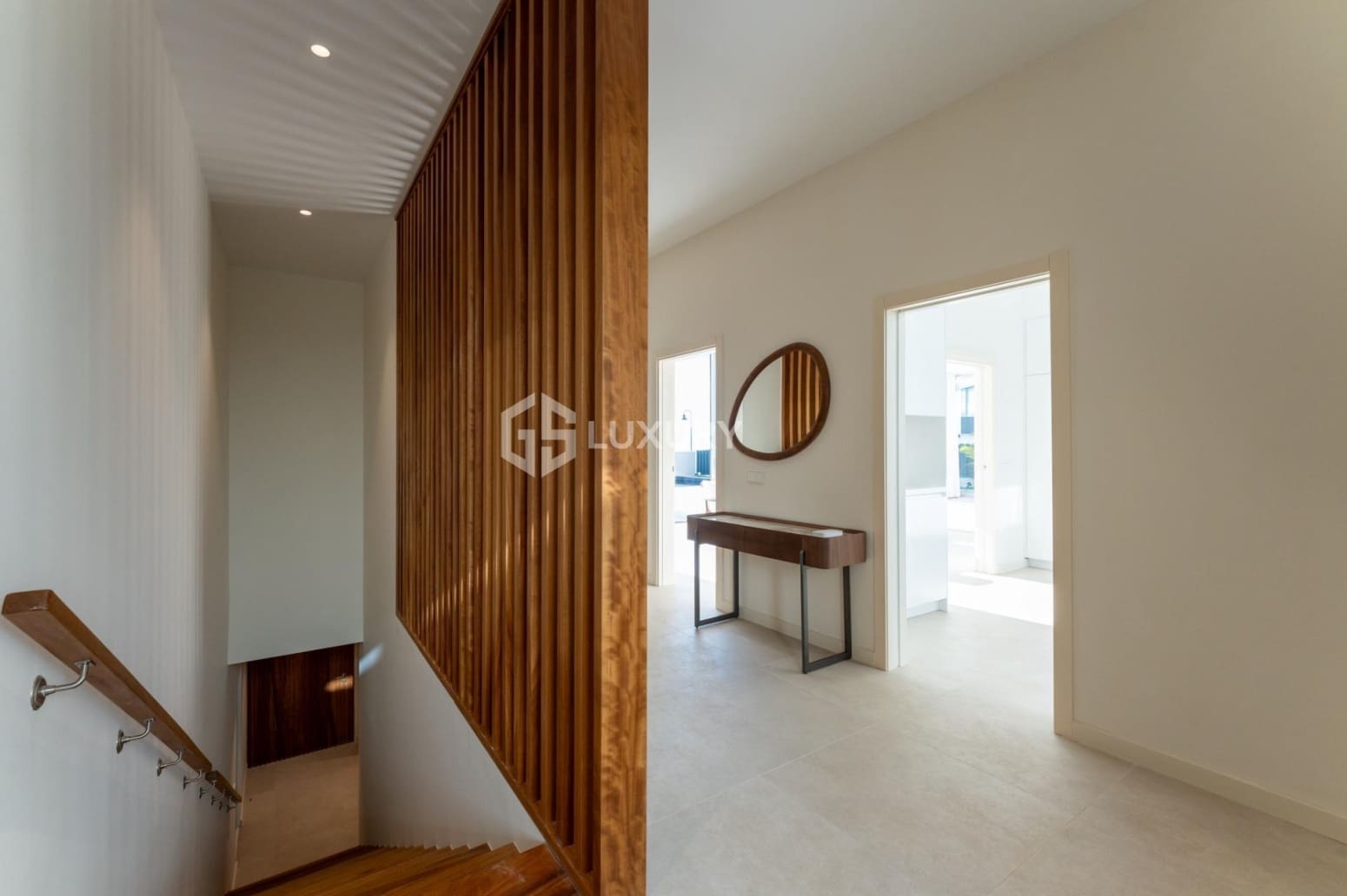 4 bedroom Villa for sale in Guia de Isora with garage - € 5,000,000 (Ref: 9700044)