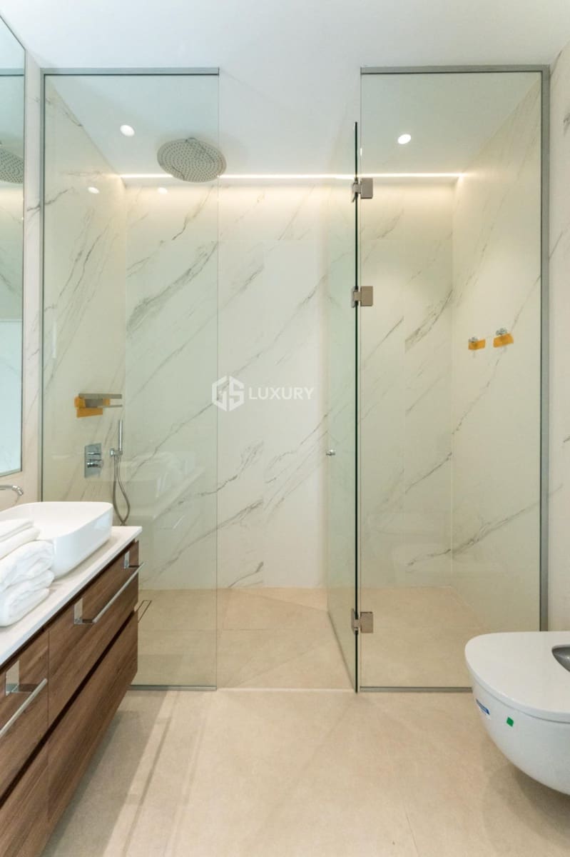 4 bedroom Villa for sale in Guia de Isora with garage - € 5,000,000 (Ref: 9700044)