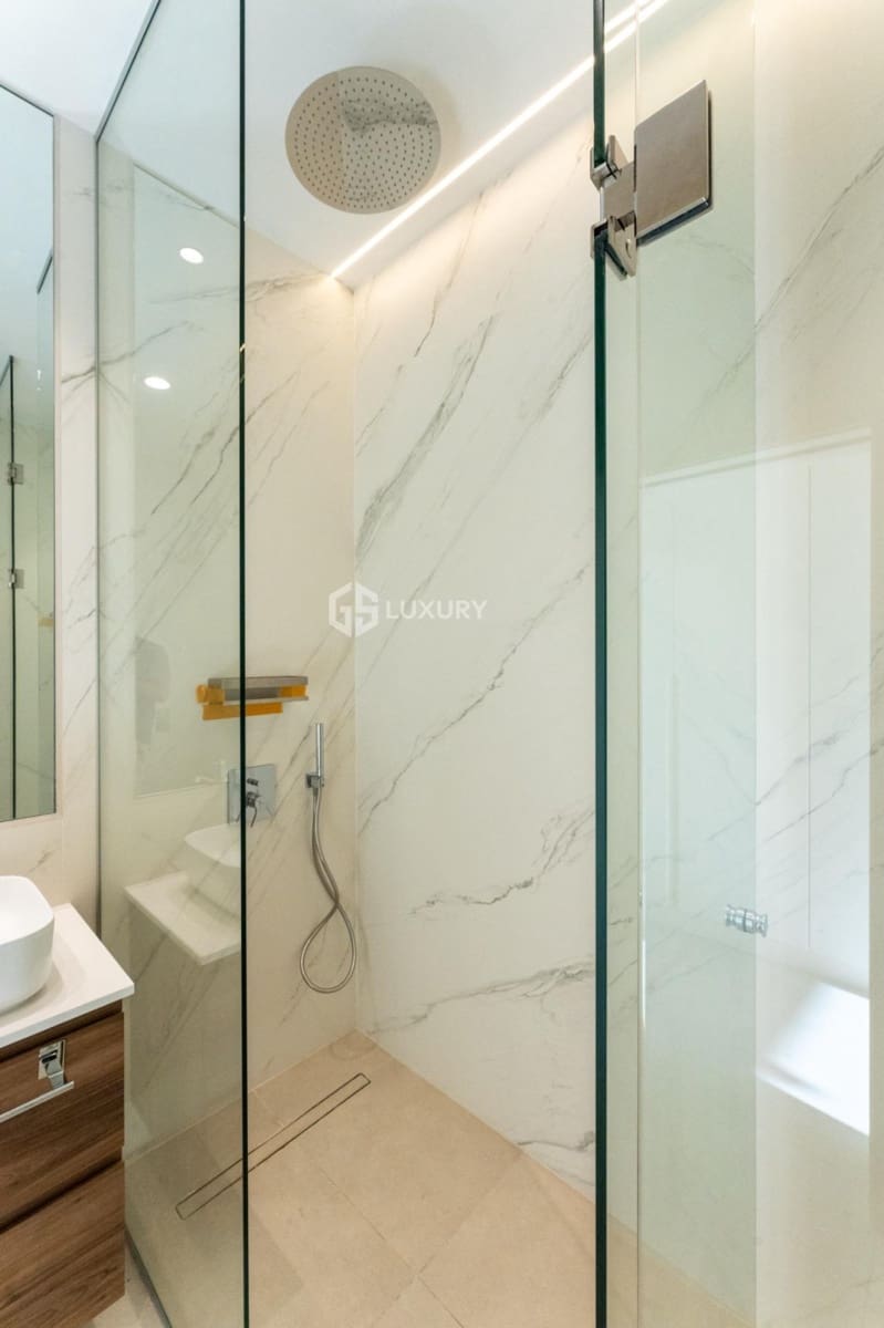 4 bedroom Villa for sale in Guia de Isora with garage - € 5,000,000 (Ref: 9700044)