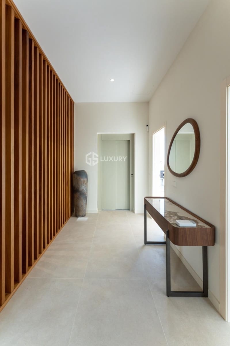 4 bedroom Villa for sale in Guia de Isora with garage - € 5,000,000 (Ref: 9700044)