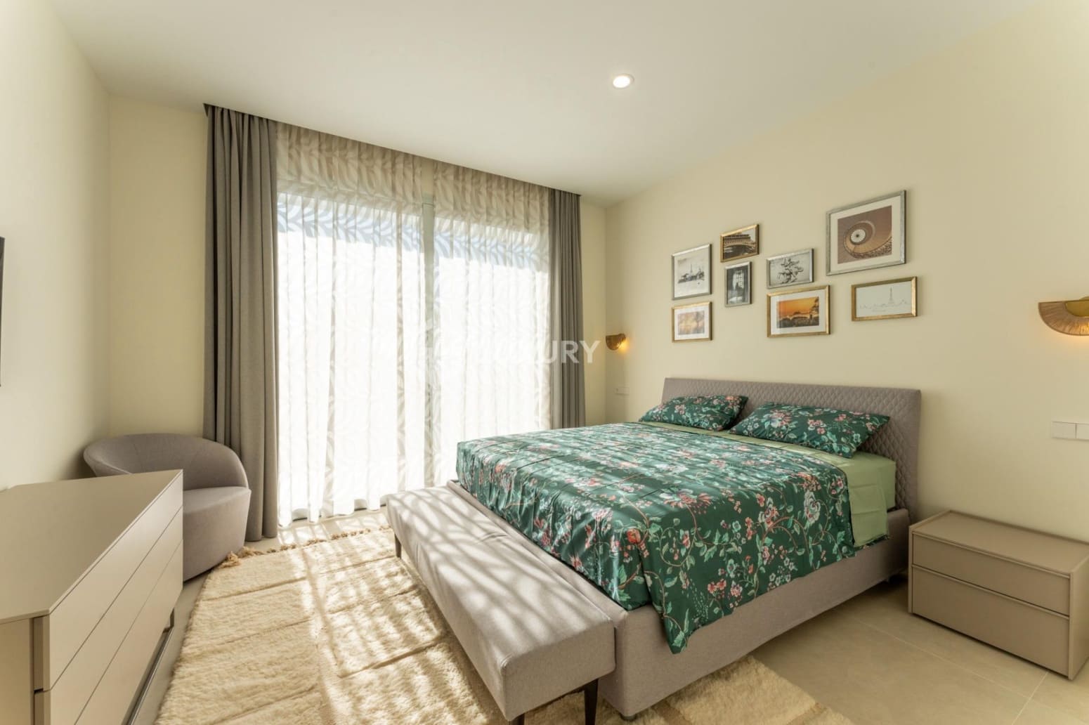 4 bedroom Villa for sale in Guia de Isora with garage - € 5,000,000 (Ref: 9700044)