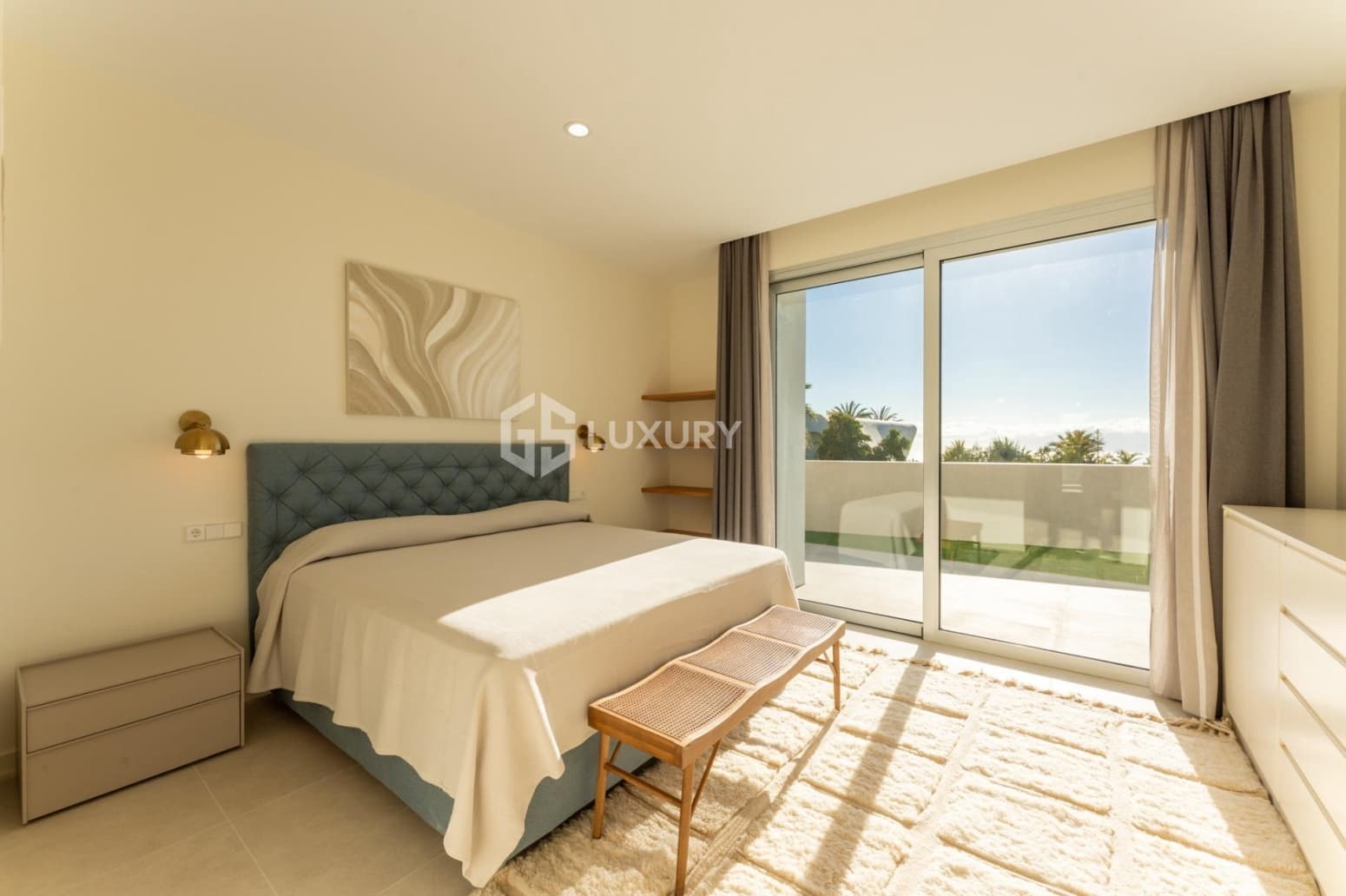 4 bedroom Villa for sale in Guia de Isora with garage - € 5,000,000 (Ref: 9700044)