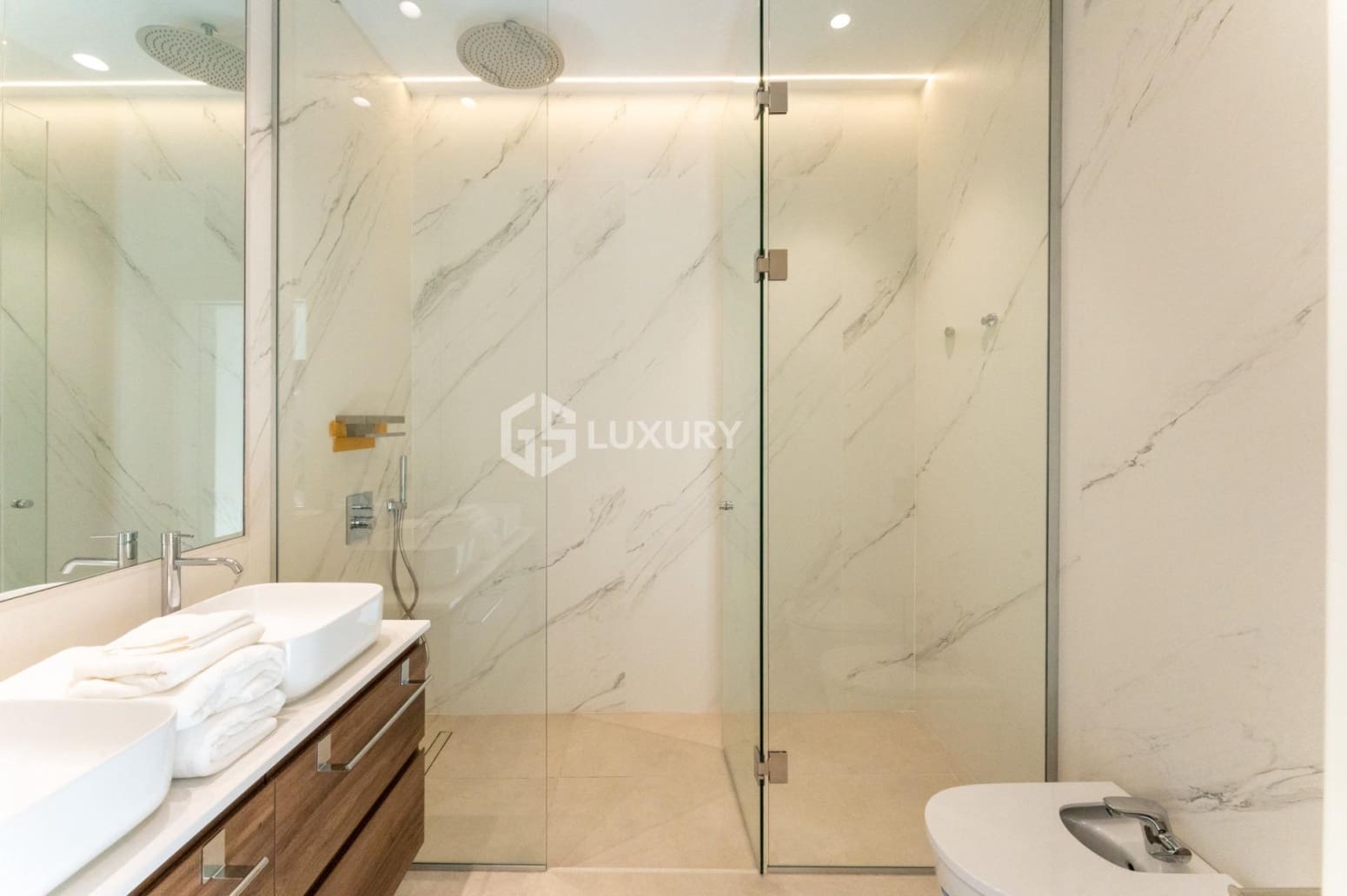 4 bedroom Villa for sale in Guia de Isora with garage - € 5,000,000 (Ref: 9700044)