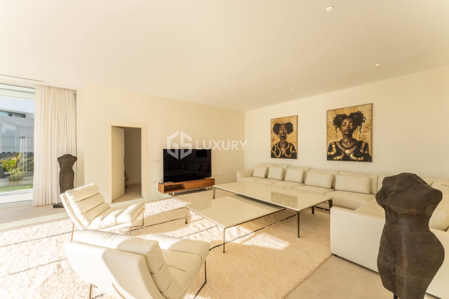 4 bedroom Villa for sale in Guia de Isora with garage - € 5,000,000 (Ref: 9700044)