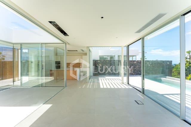 4 slaapkamer Villa te koop in La Caldera, Adeje met zwembad garage - € 1.980.000 (Ref: 9700045)