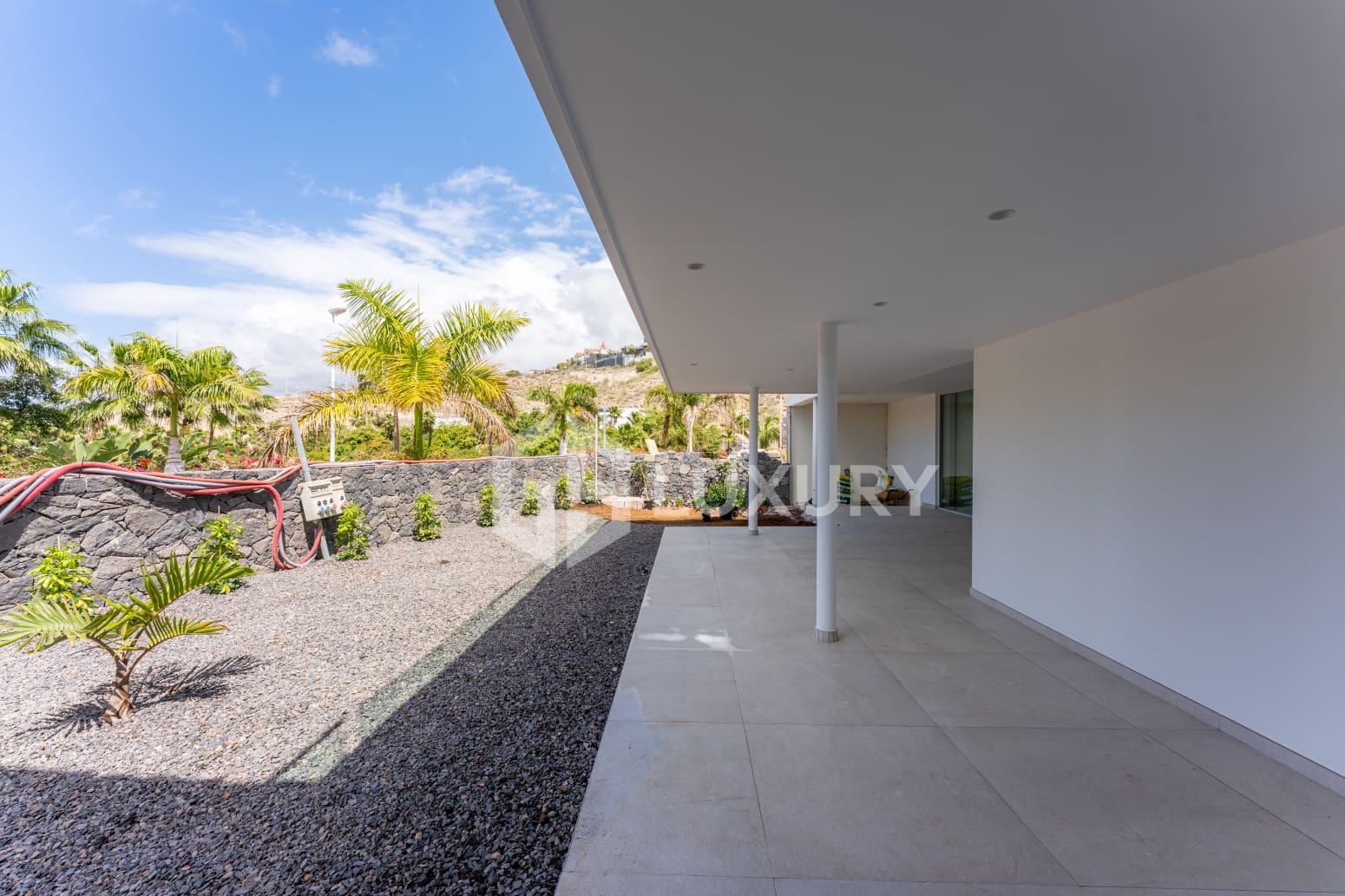 4 bedroom Villa for sale in Adeje with pool garage - € 1,980,000 (Ref: 9700045)